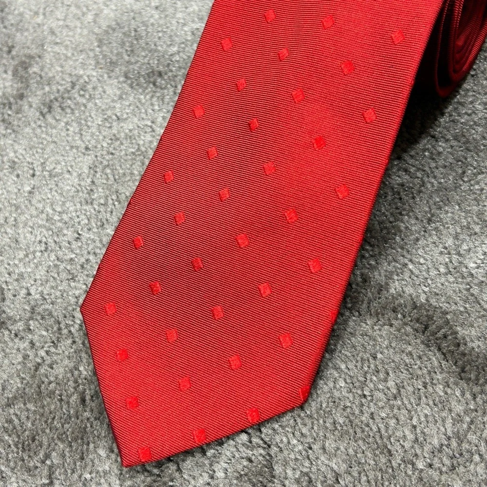 Brooks Brothers  Made in USA Pure Silk Tie Mens OS Red Diamond Material England